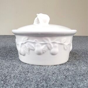 Vintage Lillian Vernon White Pears and Leaves Round Mini Casserole with Lid 5"